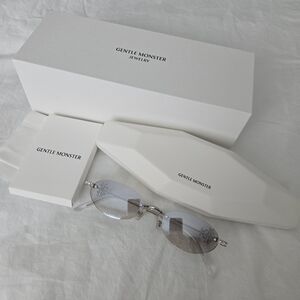 Gentle Monster Orora 02 (VYG) Jewelry Excellent Condition Full Set